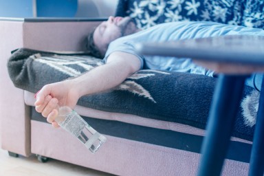 Вывод из запоя в Александровск-Сахалинском